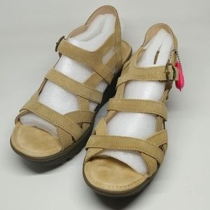 Skechers Parallel Lovely Bird Tan Suede Sandals